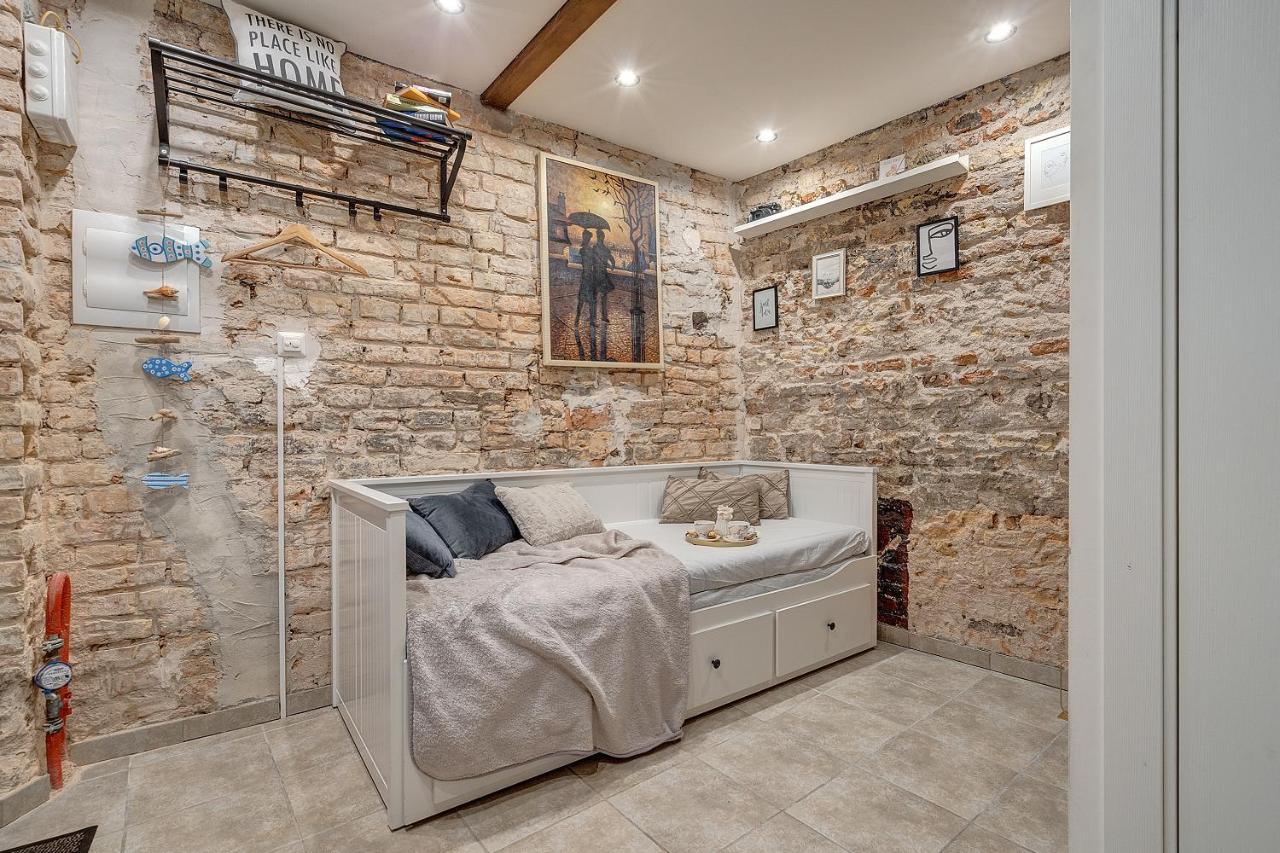 Mini Apartament By Town Hall, Self Chek-In Вильнюс Экстерьер фото